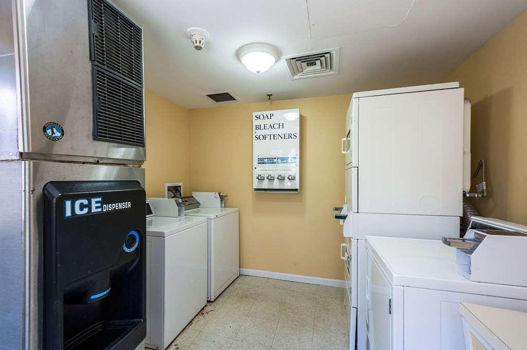 Quality Suites ハントバレー 設備 写真