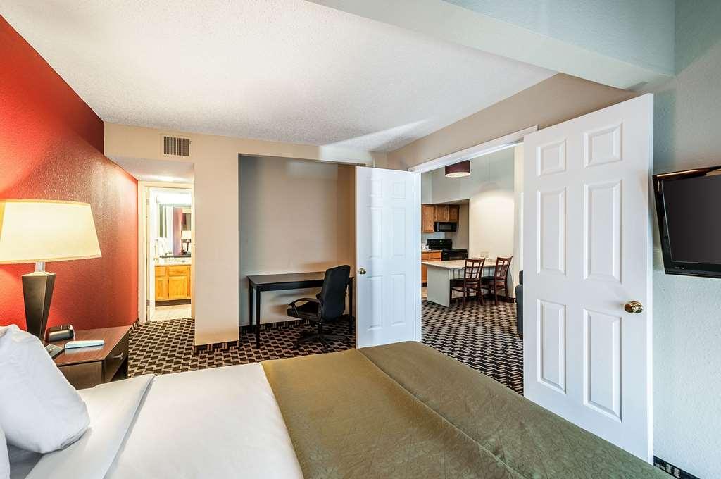 Quality Suites ハントバレー 部屋 写真