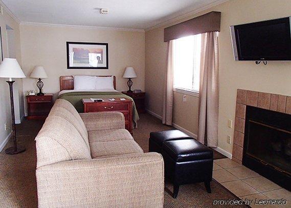 Quality Suites ハントバレー エクステリア 写真