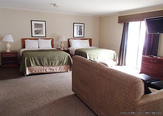 Quality Suites ハントバレー エクステリア 写真