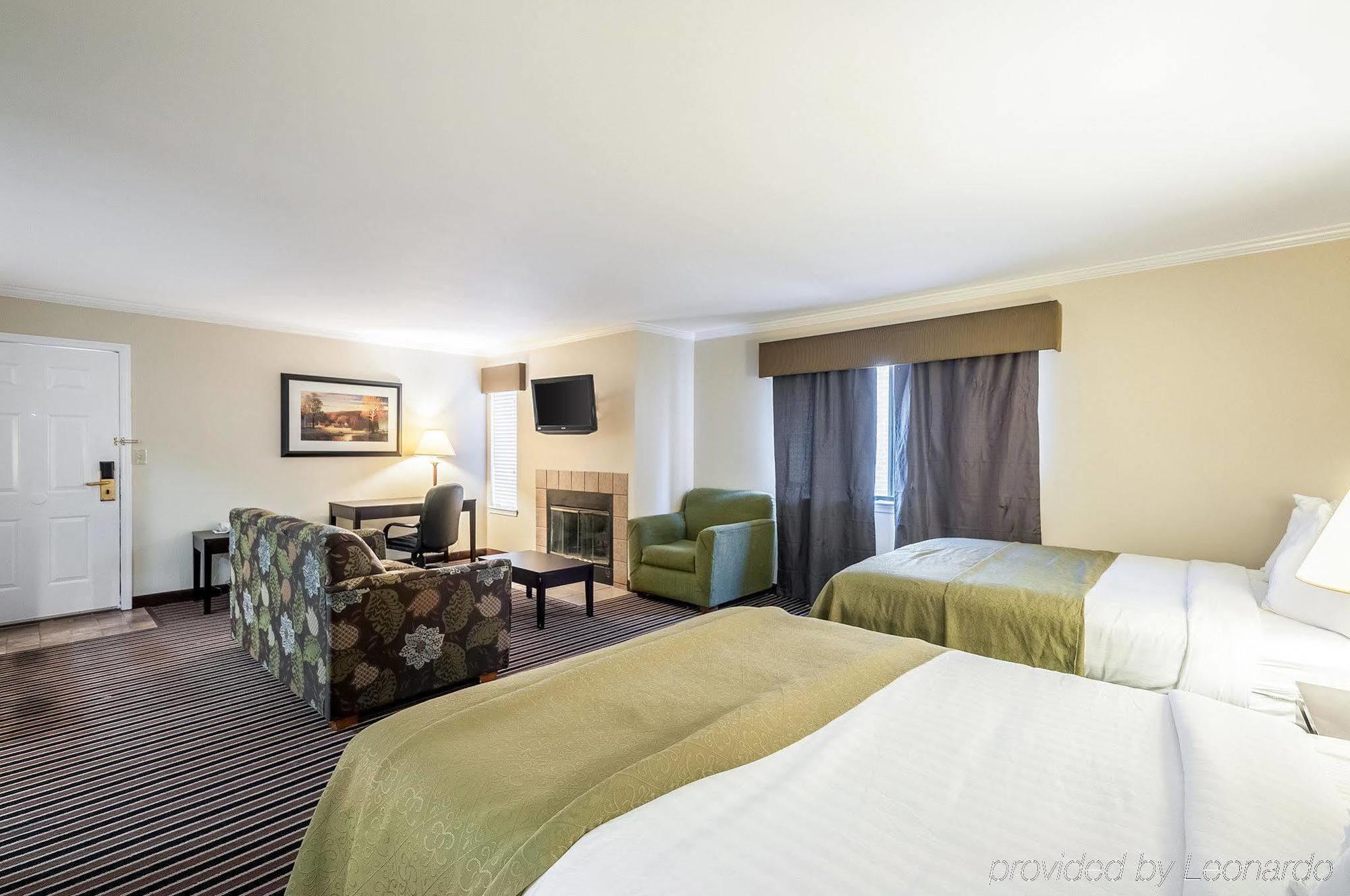 Quality Suites ハントバレー エクステリア 写真