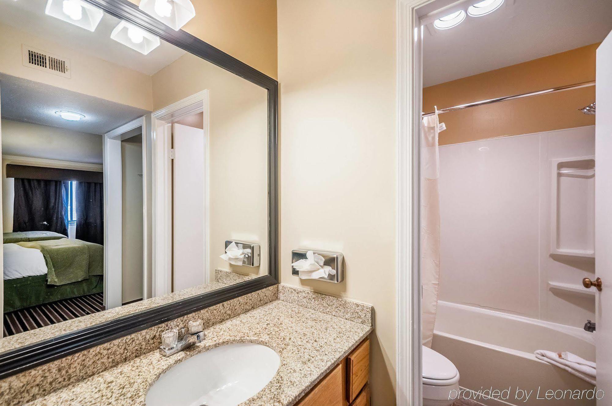 Quality Suites ハントバレー エクステリア 写真