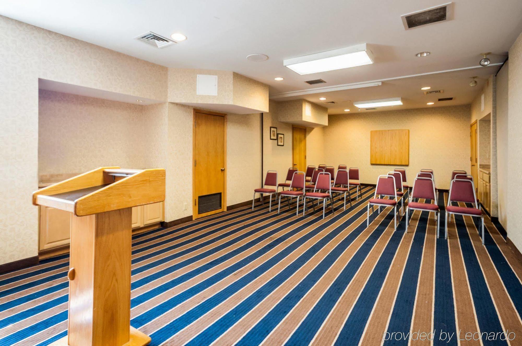 Quality Suites ハントバレー エクステリア 写真