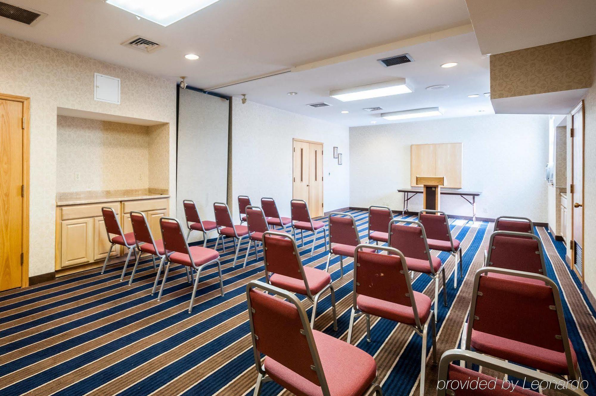 Quality Suites ハントバレー エクステリア 写真